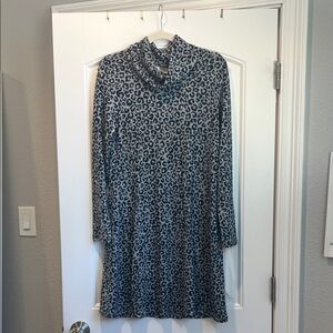 Market & Spruce Gray Leopard Long Sleeve Dress